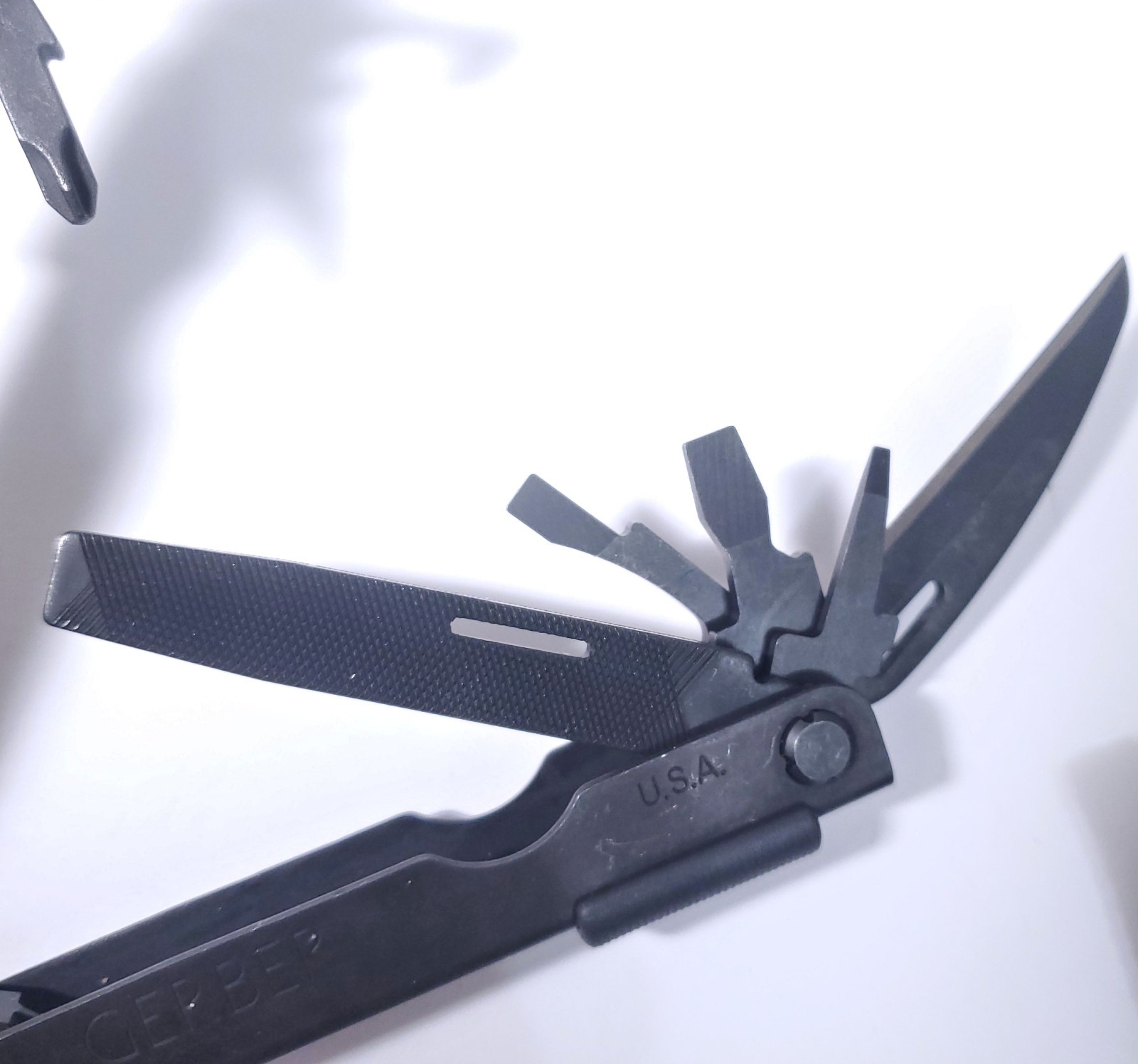 GERBER MULTI-TOOL PLIER SNUB NOSE BLACK MATTE #600 W/CASE