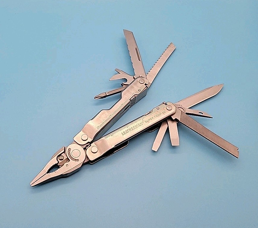 Leatherman Super Tool 300 Multi Tool w/ Sheath – Dated 2018 – Pliers, Knife, Saw
