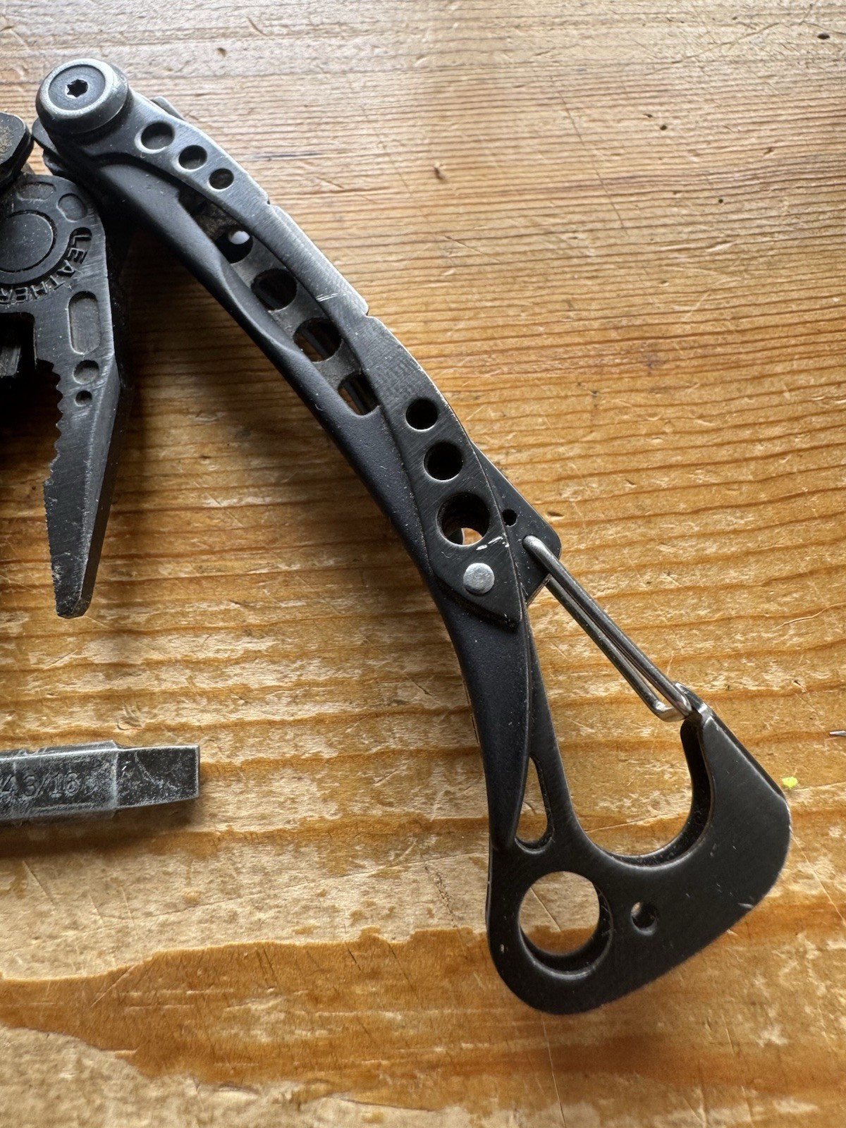 TOPO Leatherman SKELETOOL Multi Tool SERATED Knife-Pliers etc Collector Model