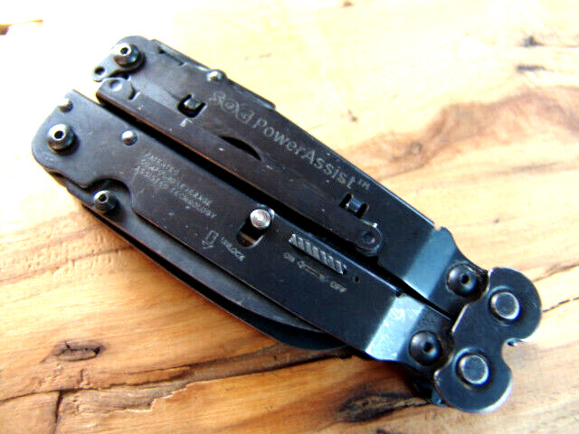 SOG POWER ASSIST-MULTI TOOL-w/ SOG HEAVY DUTY MOLLE SHEATH–EXCELLENT