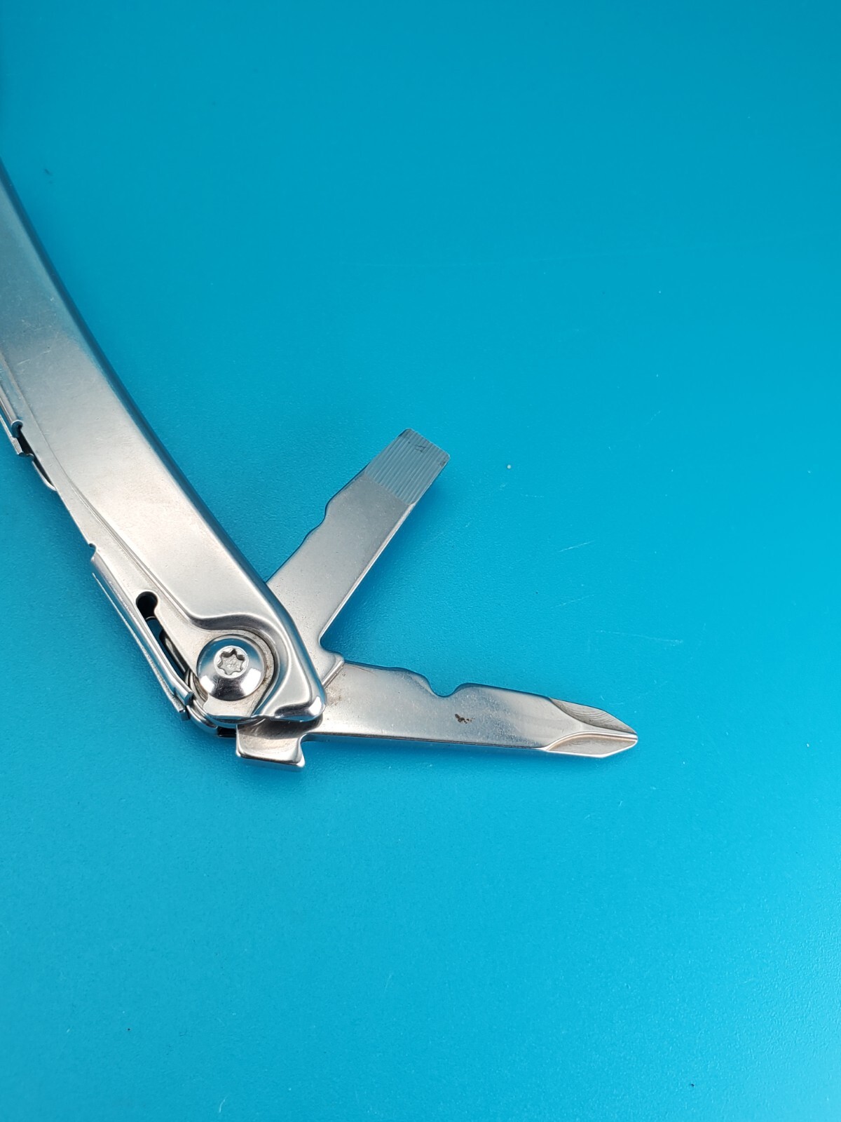 Leatherman Rev 3.8″ Multi-Tool, Stainless!