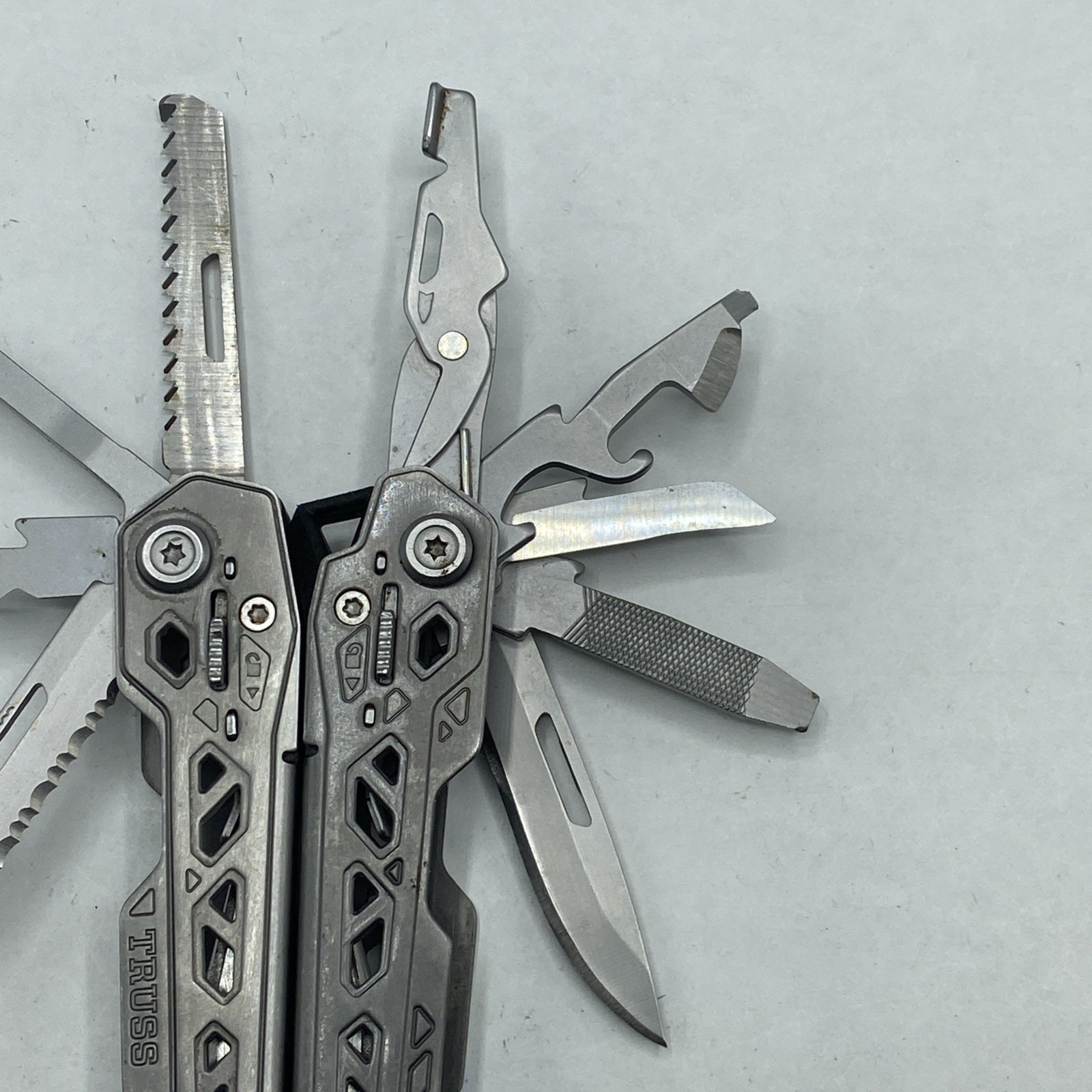 Gerber Truss Multi Tool – Gray