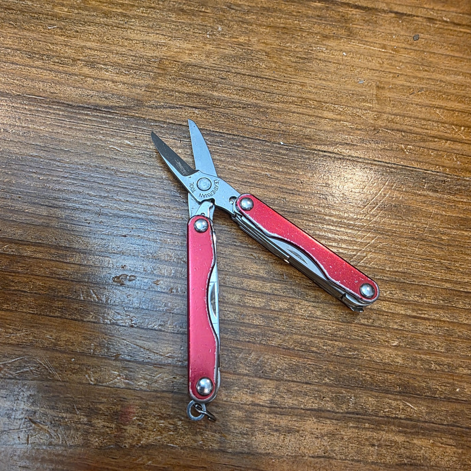 Leatherman SQUIRT S4 Red Multi-Tool (Retired) – LL