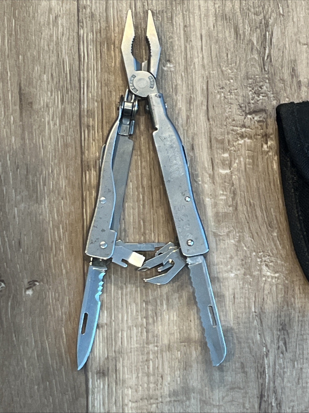 BUCK KNIFE BUCKTOOL 360 MULTI TOOL PLIERS with BELT SHEATH / USA MADE