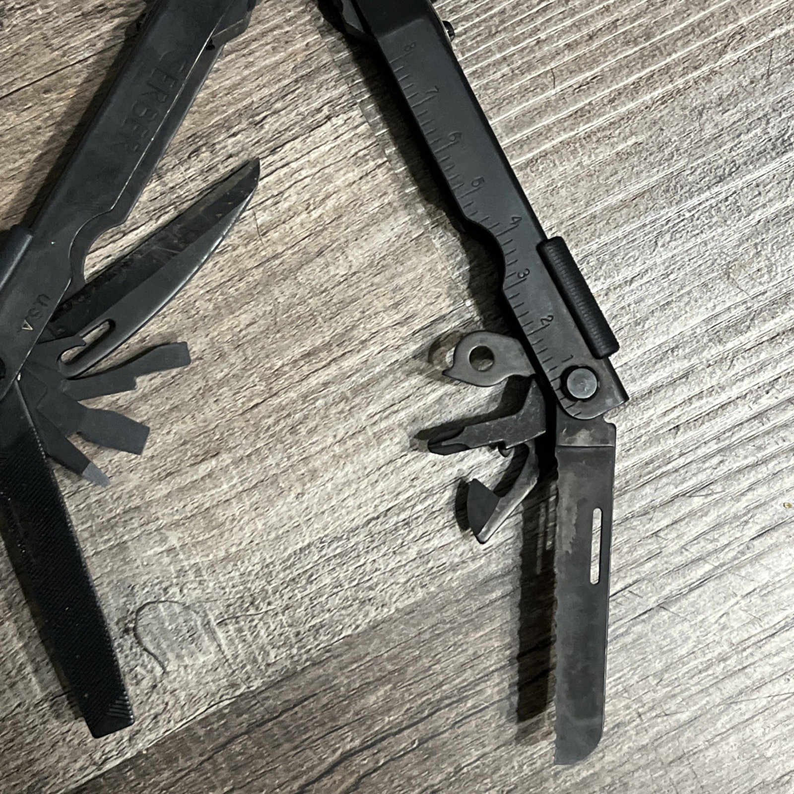 Gerber MP600 Multi Tool U.S. Military Issue! BLACK, DIGITAL CAMO SHEATH