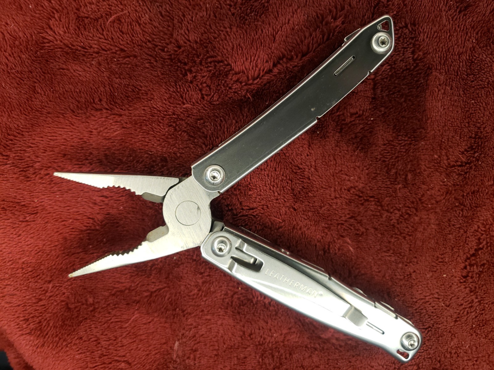 Leatherman Sidekick Multi Tool with Sheath 0516 Date code