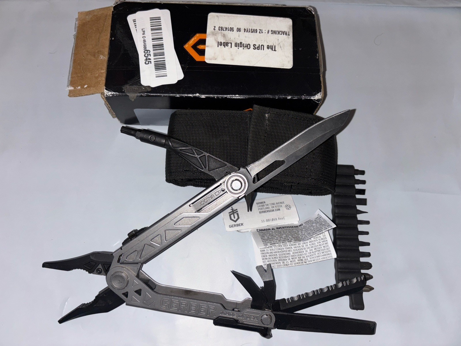 Gerber Gear Center-Drive Plus Multitool – Includes 3.25 Plain Edge Knife, Needle