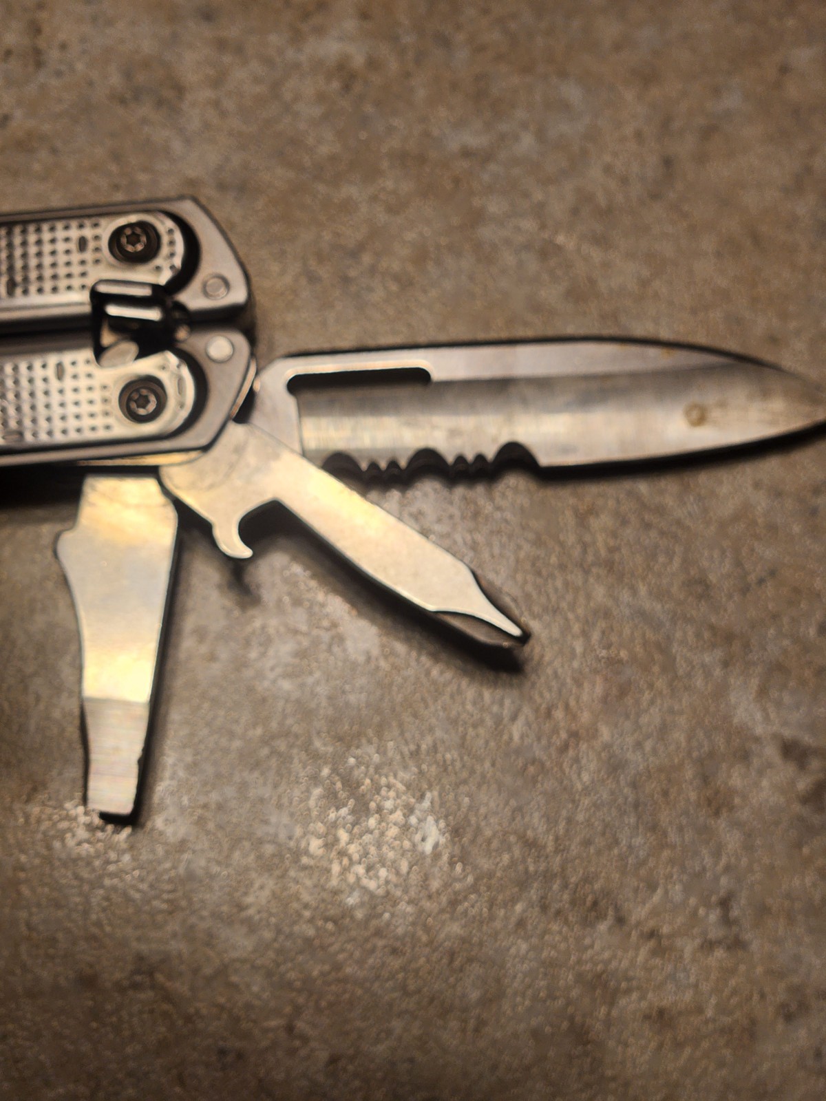 Leatherman Free P2 Stainless Steel Multi-Tool Silver