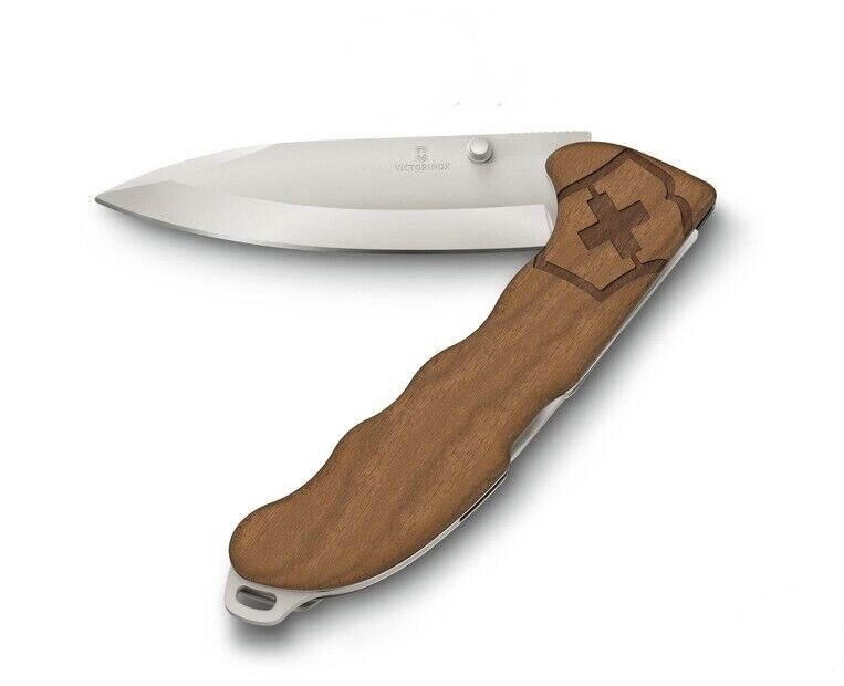 Swiss Army Walnut Wood Evoke Hunter Pro With Clip Victorinox 0.9415.D630, NIB