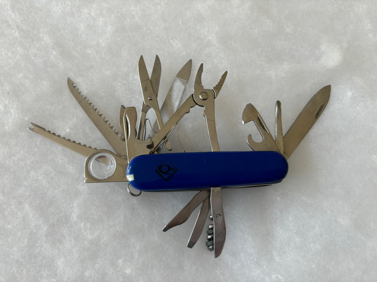 MULTI-USE POCKET KNIFE TOOLS FOLDING SURVIVAL BLADE TOOLS – NEW