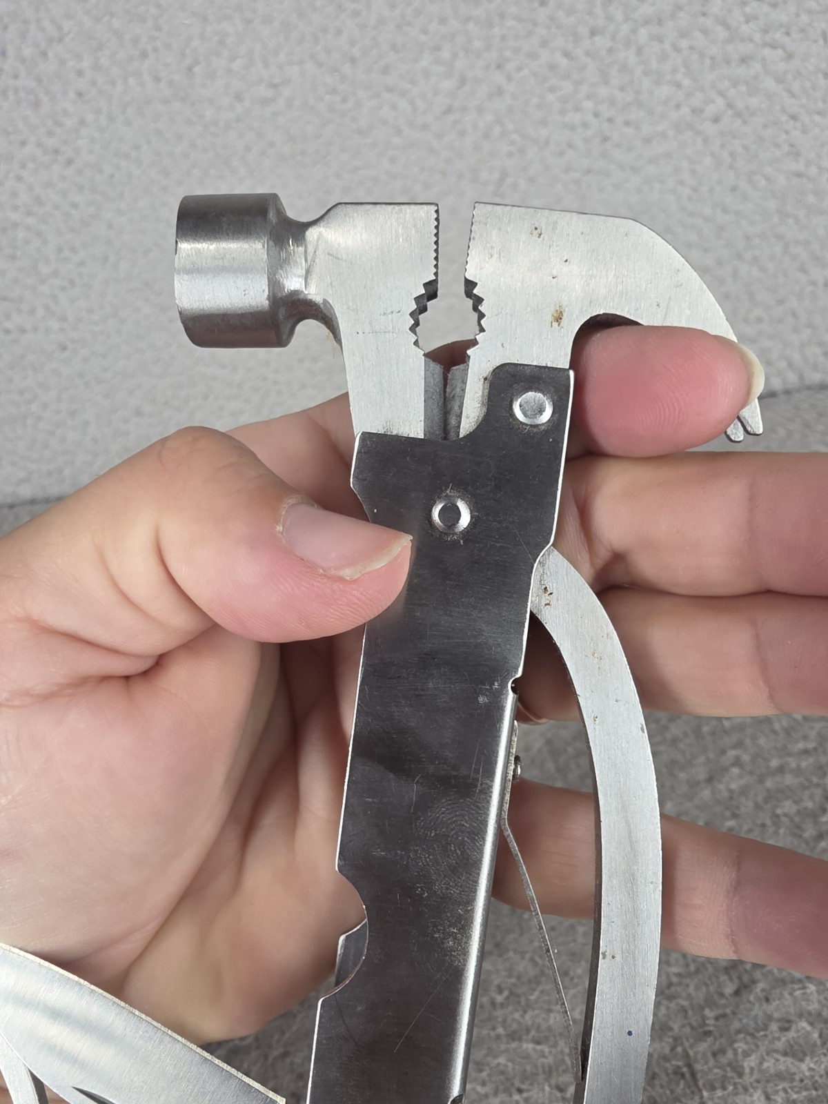 Multitool With Hammer, Wirecutters, Saw, Pocket Knife, Screwdriver & Scissors