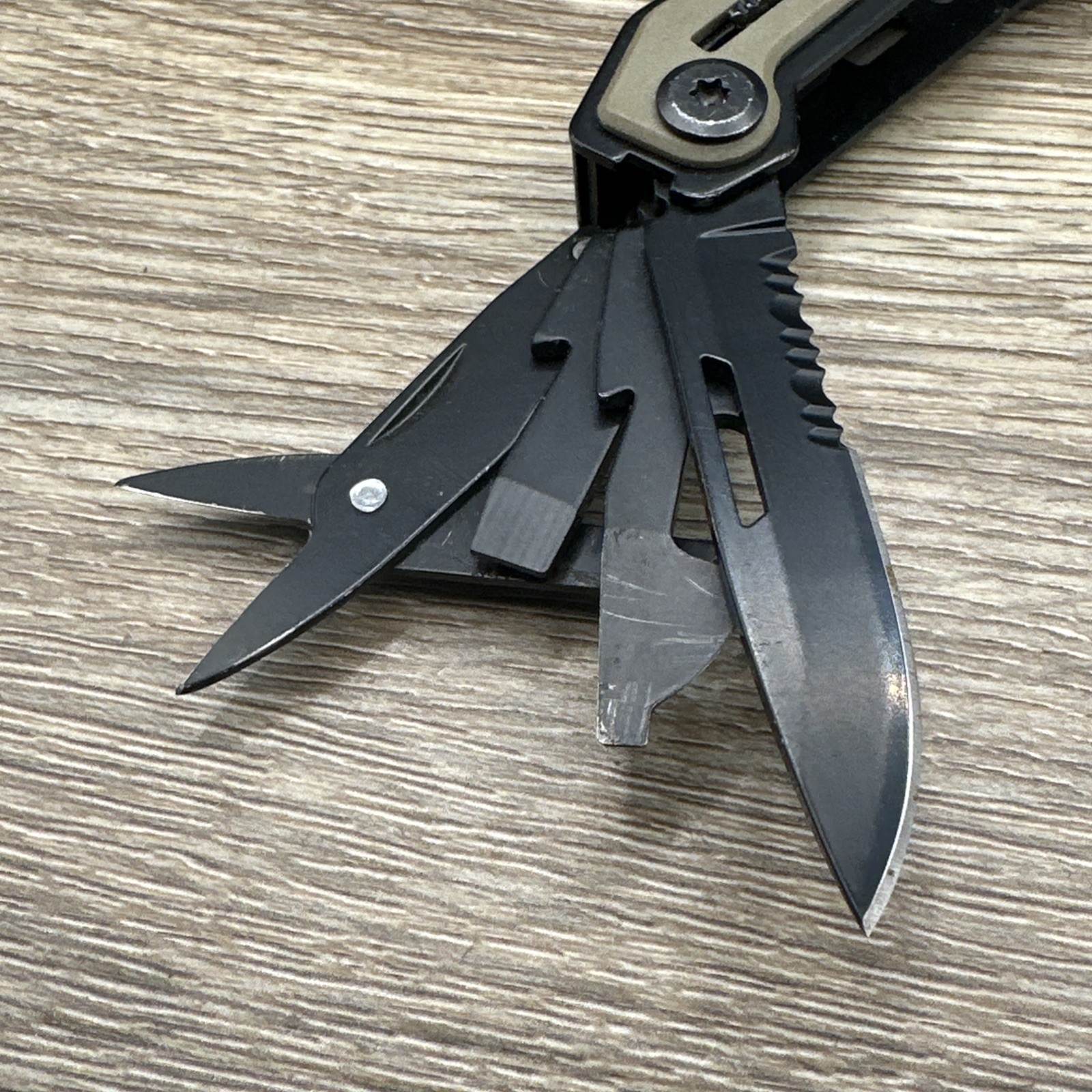 Blackhawk! Everyday Carry EDC Multi-Tool
