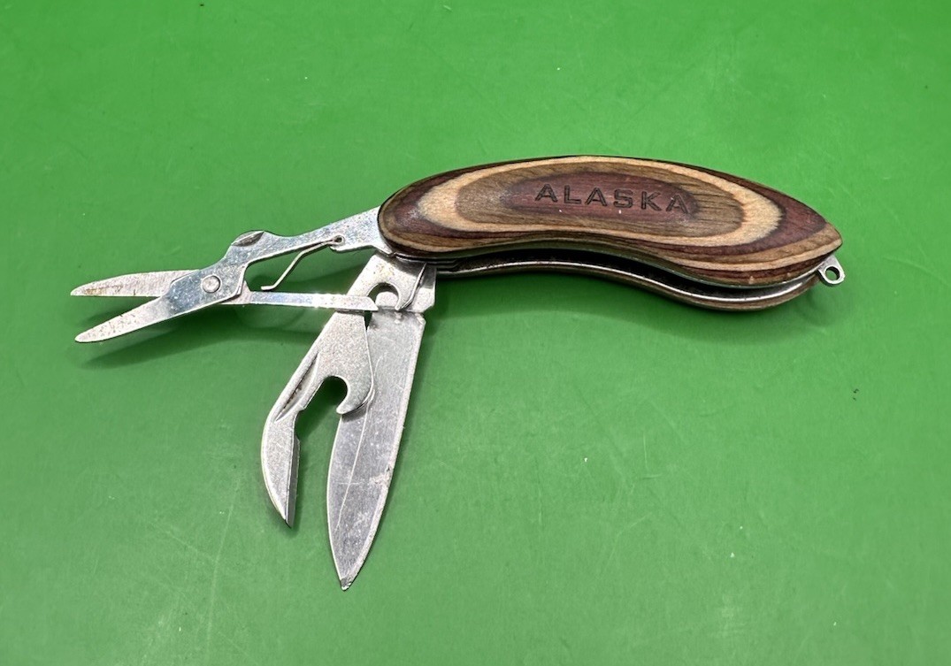 ALASKA SOUVENIR MULTI-TOOL POCKET KNIFE, WOOD HANDLE SCISSORS, BLADE & BOTTLE OP