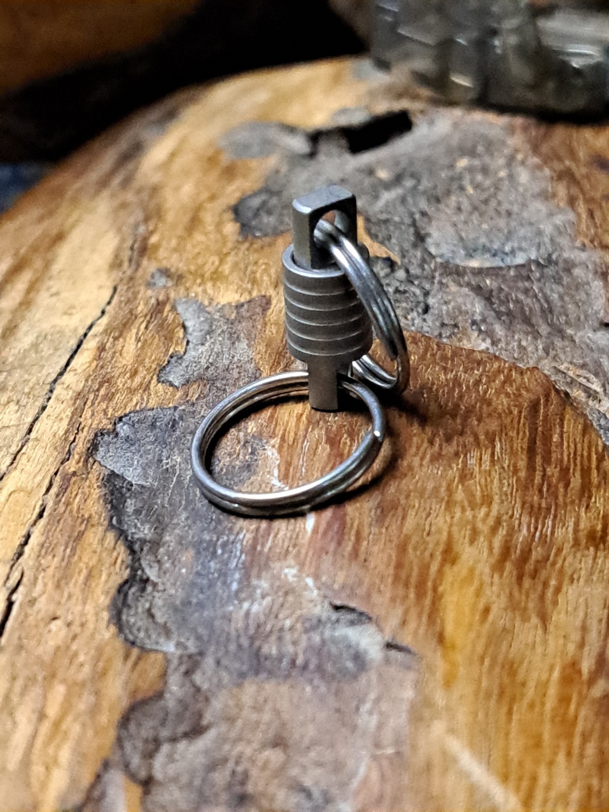 Pro Mini Series Titanium Swivel With 15mm Titanium Keyrings