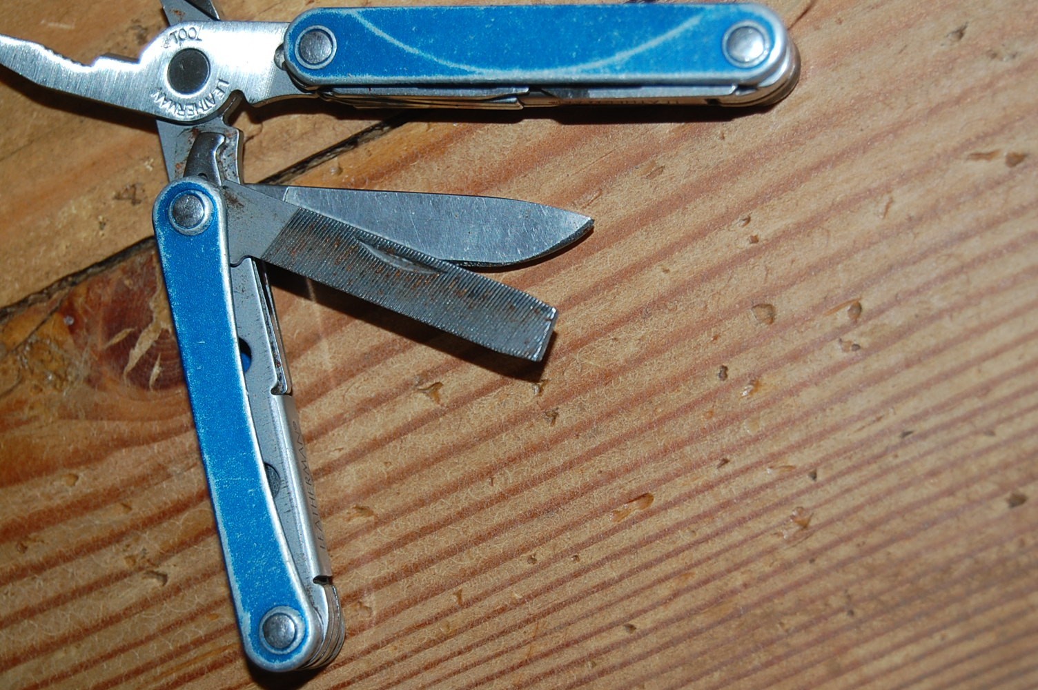 Rare Blue Leatherman Squirt PS4 mini multi tool
