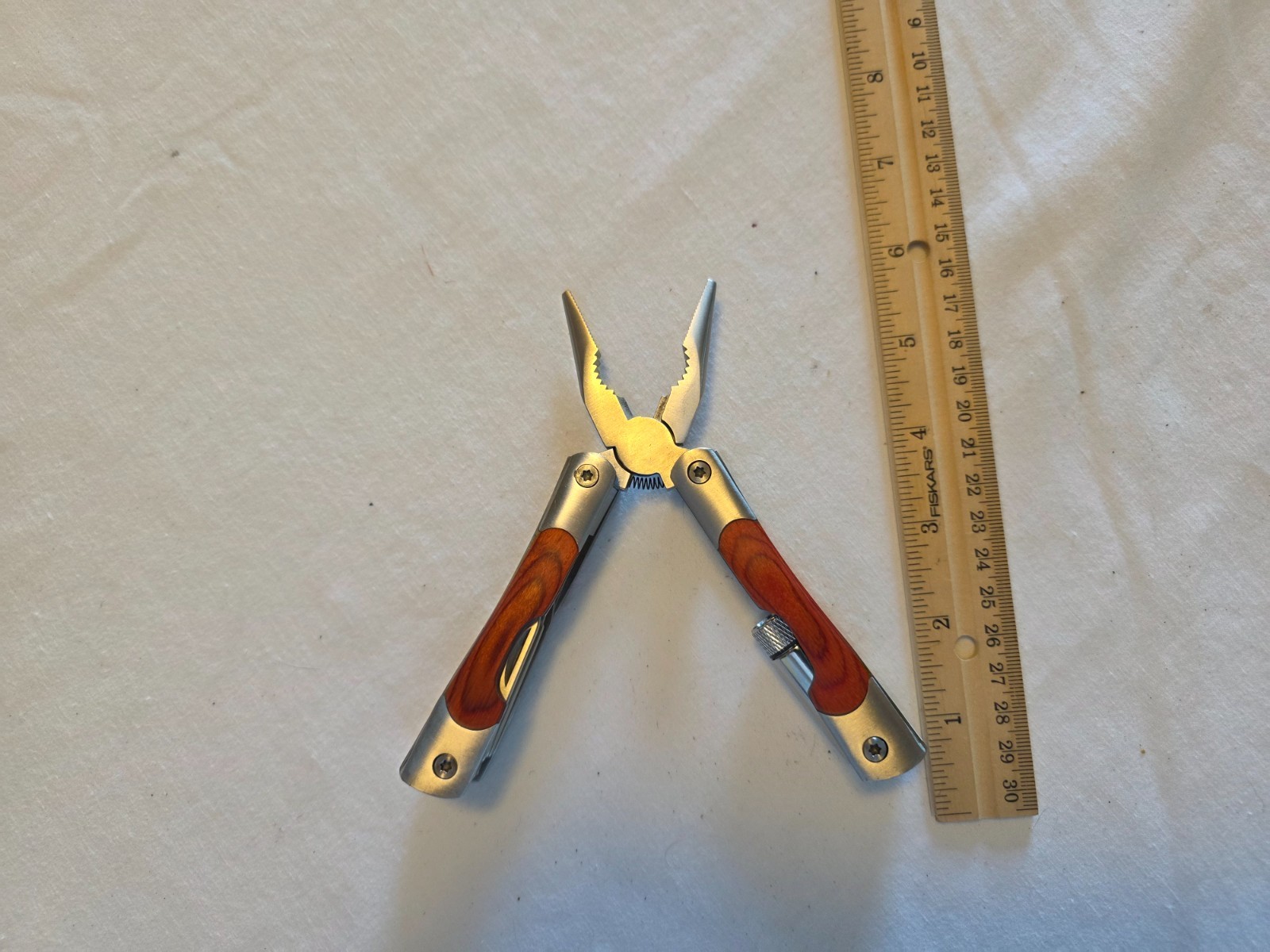 MT2601-027 – Wooden Multi-Tool w/ Flashlight Free Shipping Used