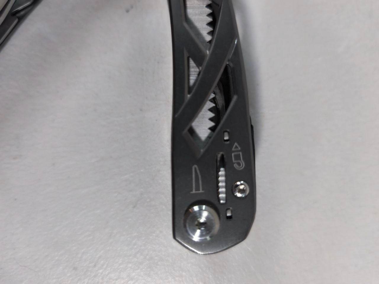 Gerber Suspension Multi-Plier Multitool with Original Black Nylon Sheath Case