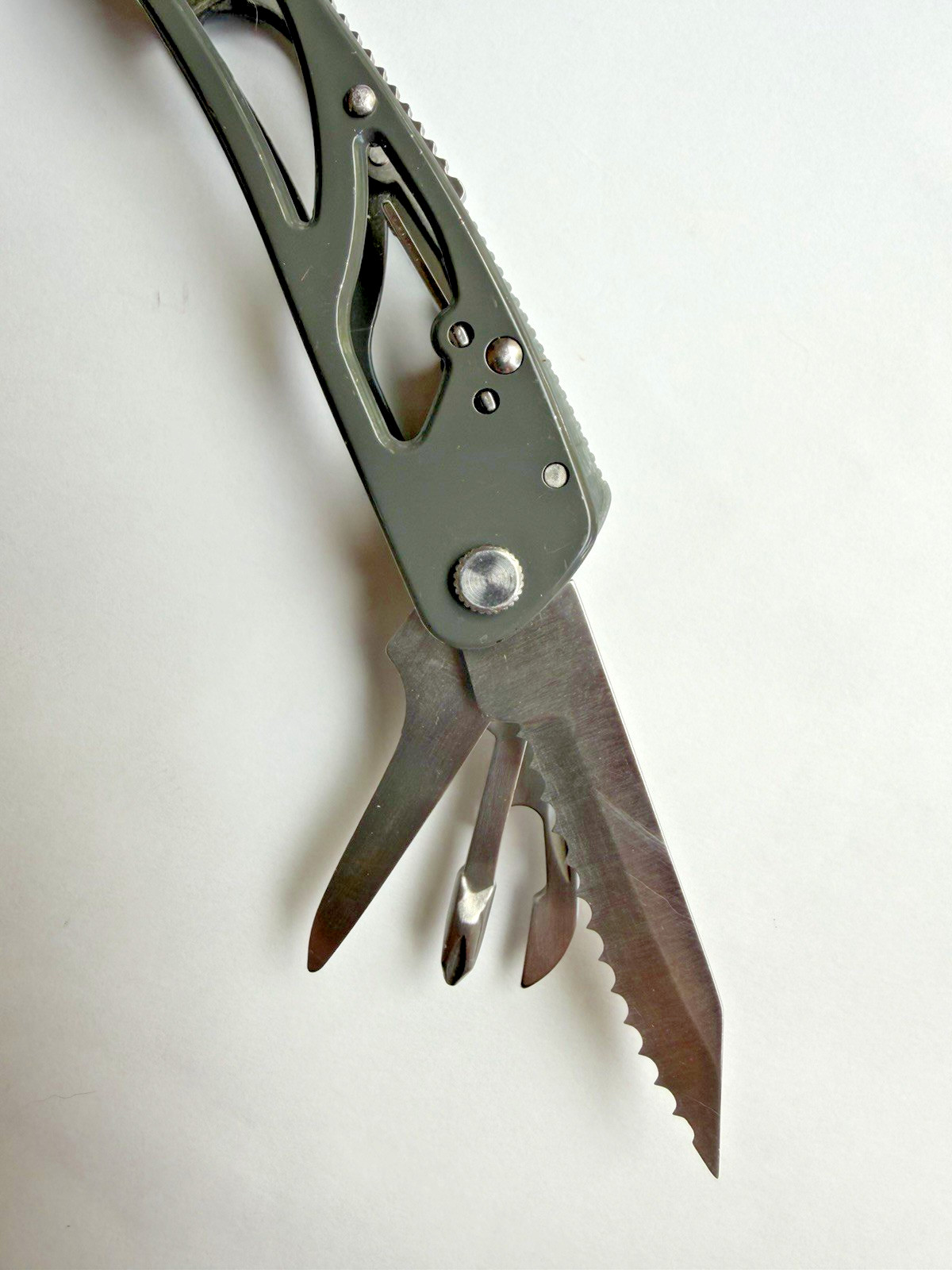 PACIFIC TRAIL Multi-Tool Pocket Knife 14-in-1 Camping Hiking Outdoors Non-Slip