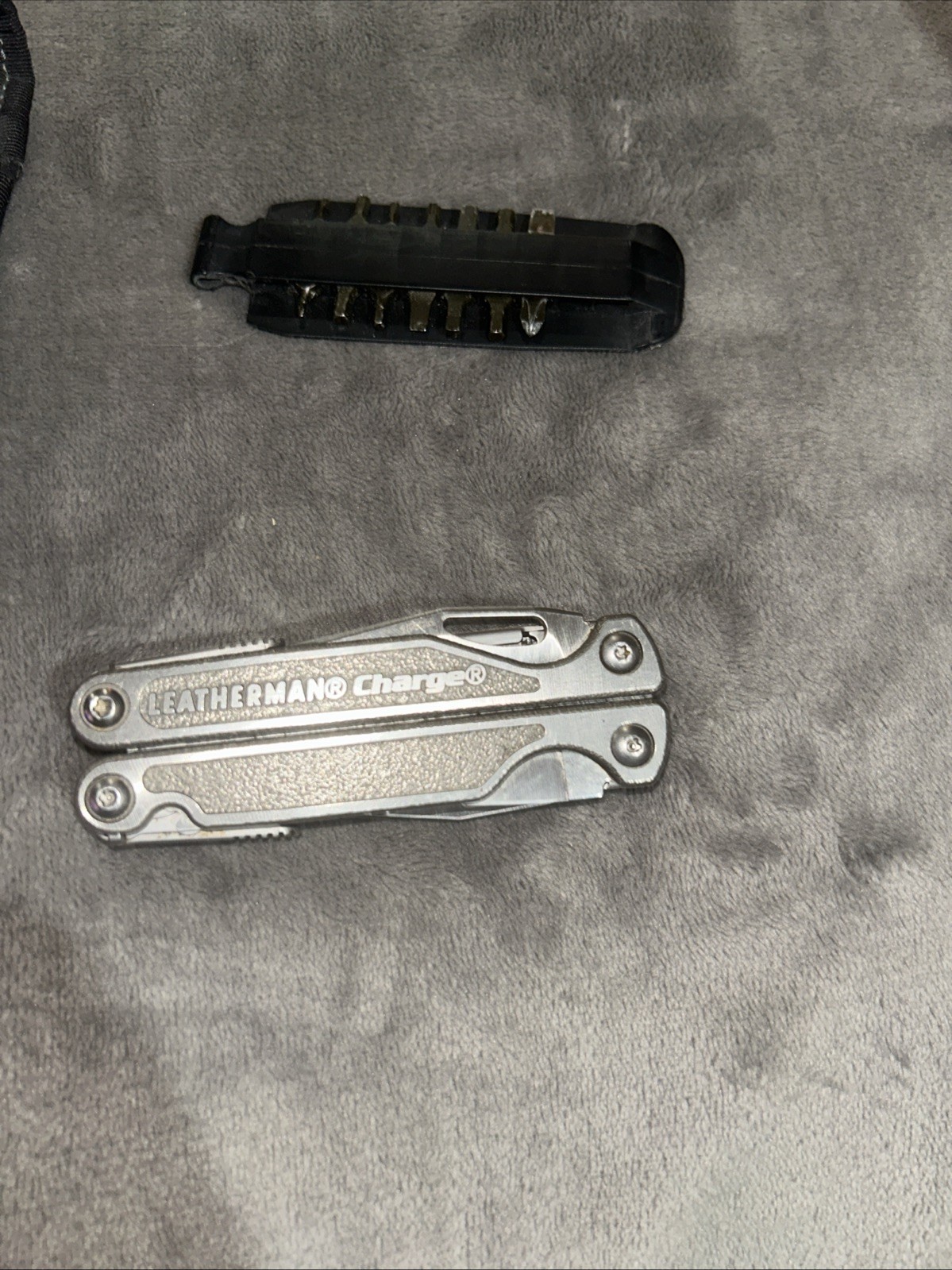 Leatherman Charge Multi-Tool w/ Sheath 7 Double Bits 154 CM Very Good Cond.
