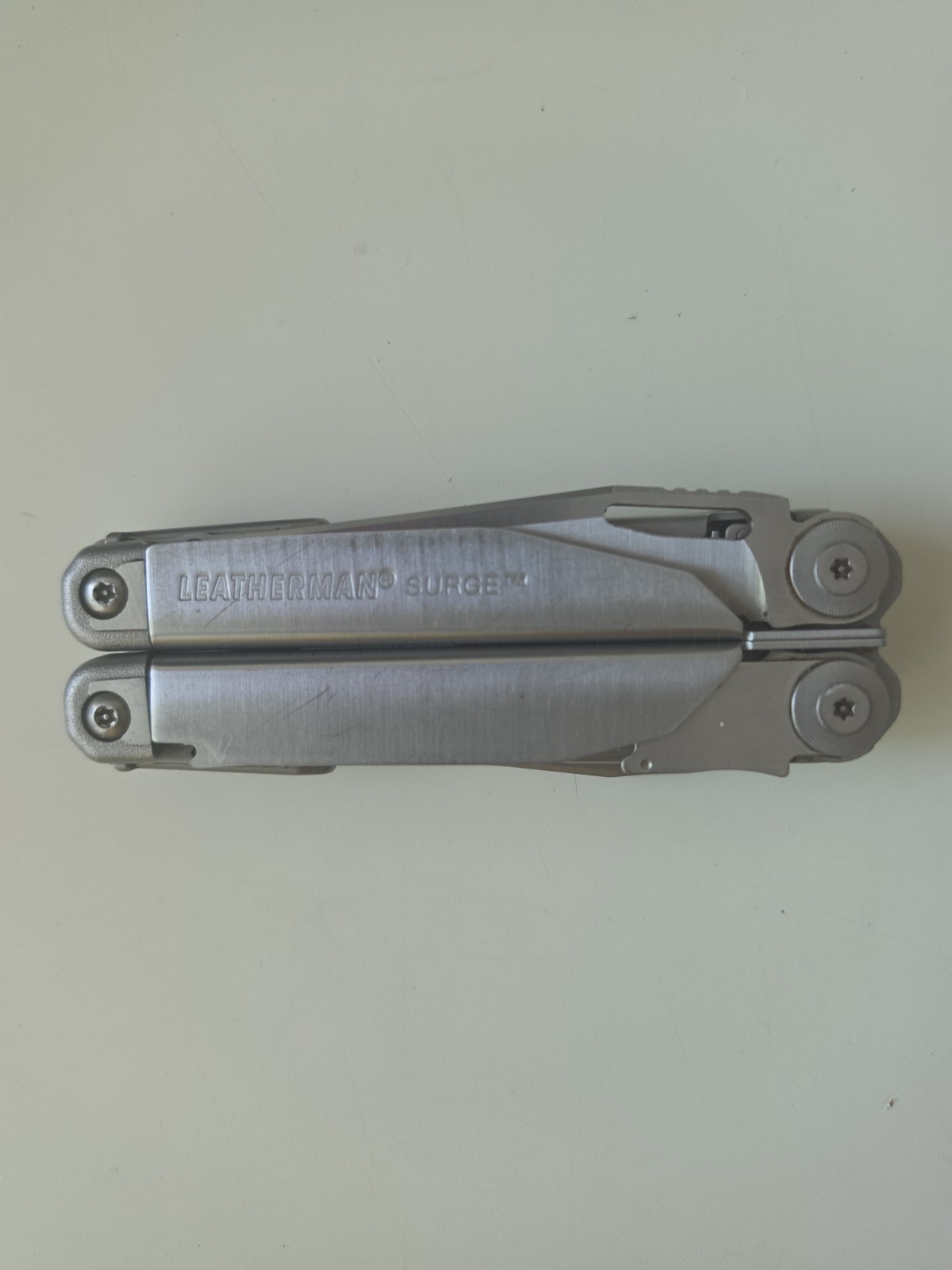 LEATHERMAN SURGE 19-In-1 Heavy Duty Multitool Locking Blade Xchanger