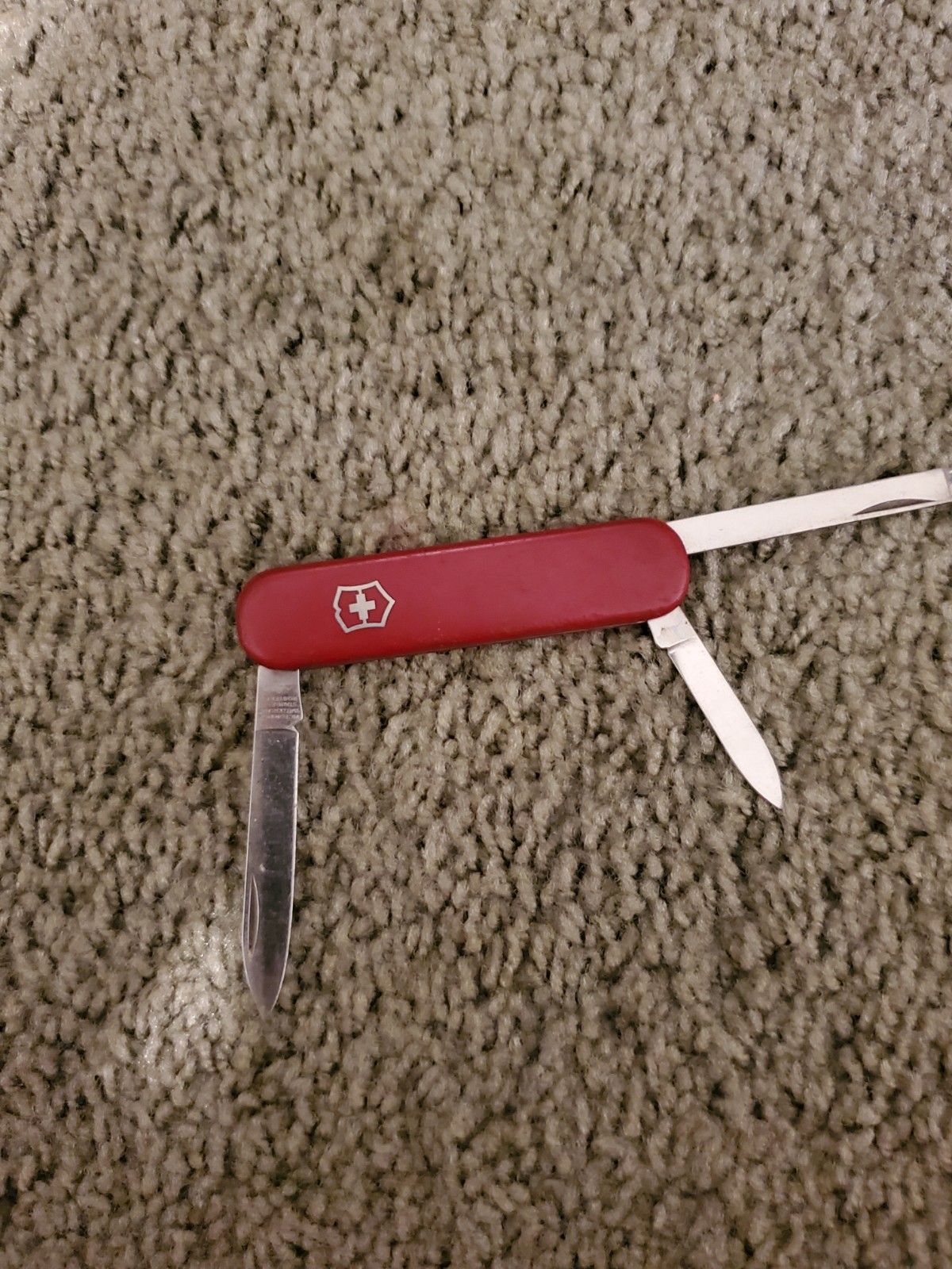 Victorinox Swiss Army Knife Red 4-Tool Multi-Tool 3.25in Closed Scissors