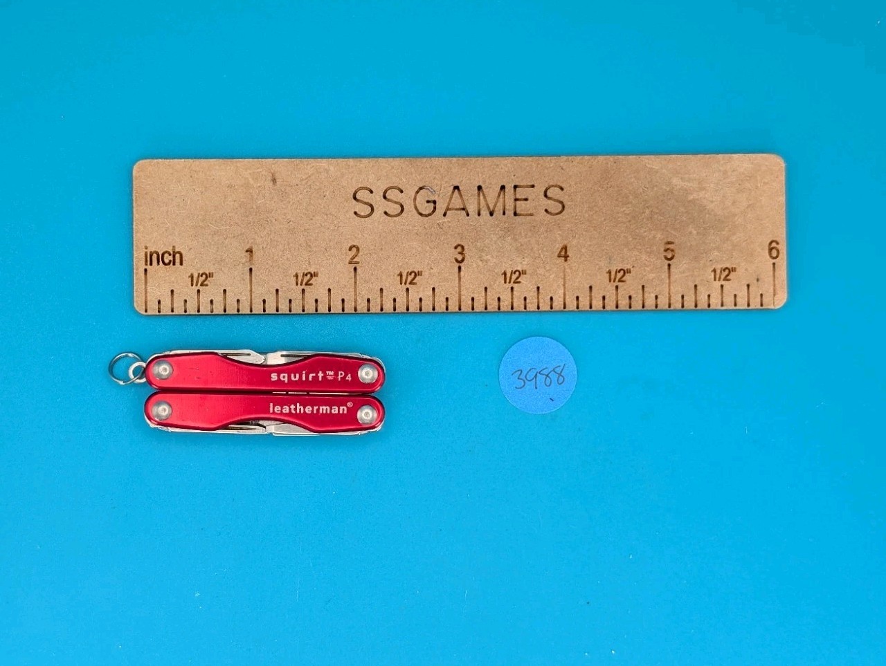 Leatherman Squirt P4 Multi-Tool, Key Ring, Retired, RED! *DPR*