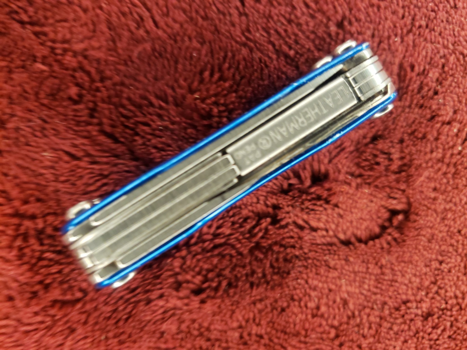 🔪 Leatherman Squirt S4 Multi-Tool Blue