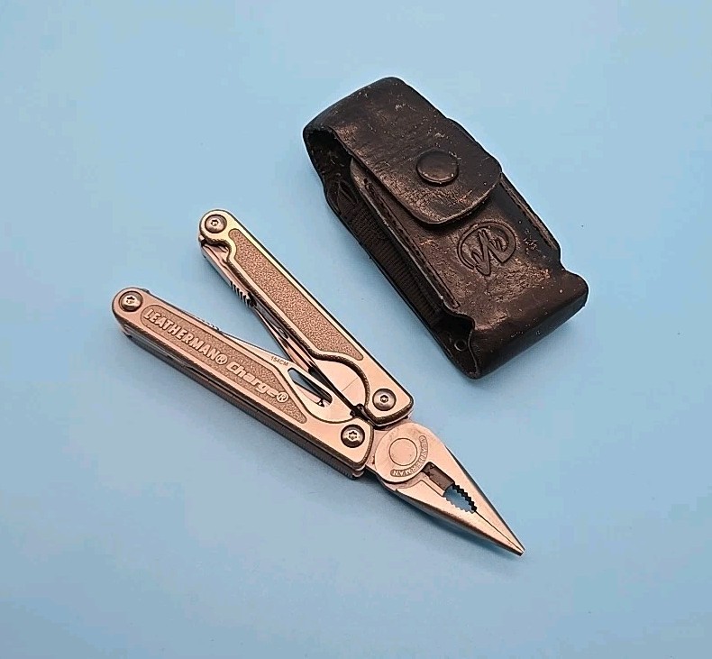 Leatherman Charge Ti Multi-Tool w/ Sheath – Dated 0205 – 154CM Blade – Retired
