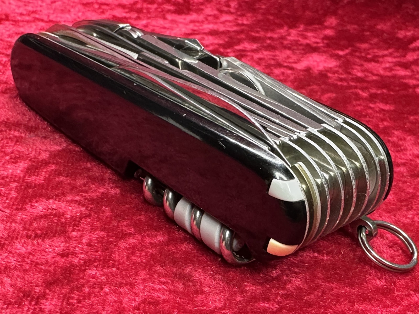 Victorinox SwissChamp Black Swiss Army Knife 91mm 22 Tool 8 Layer (685)