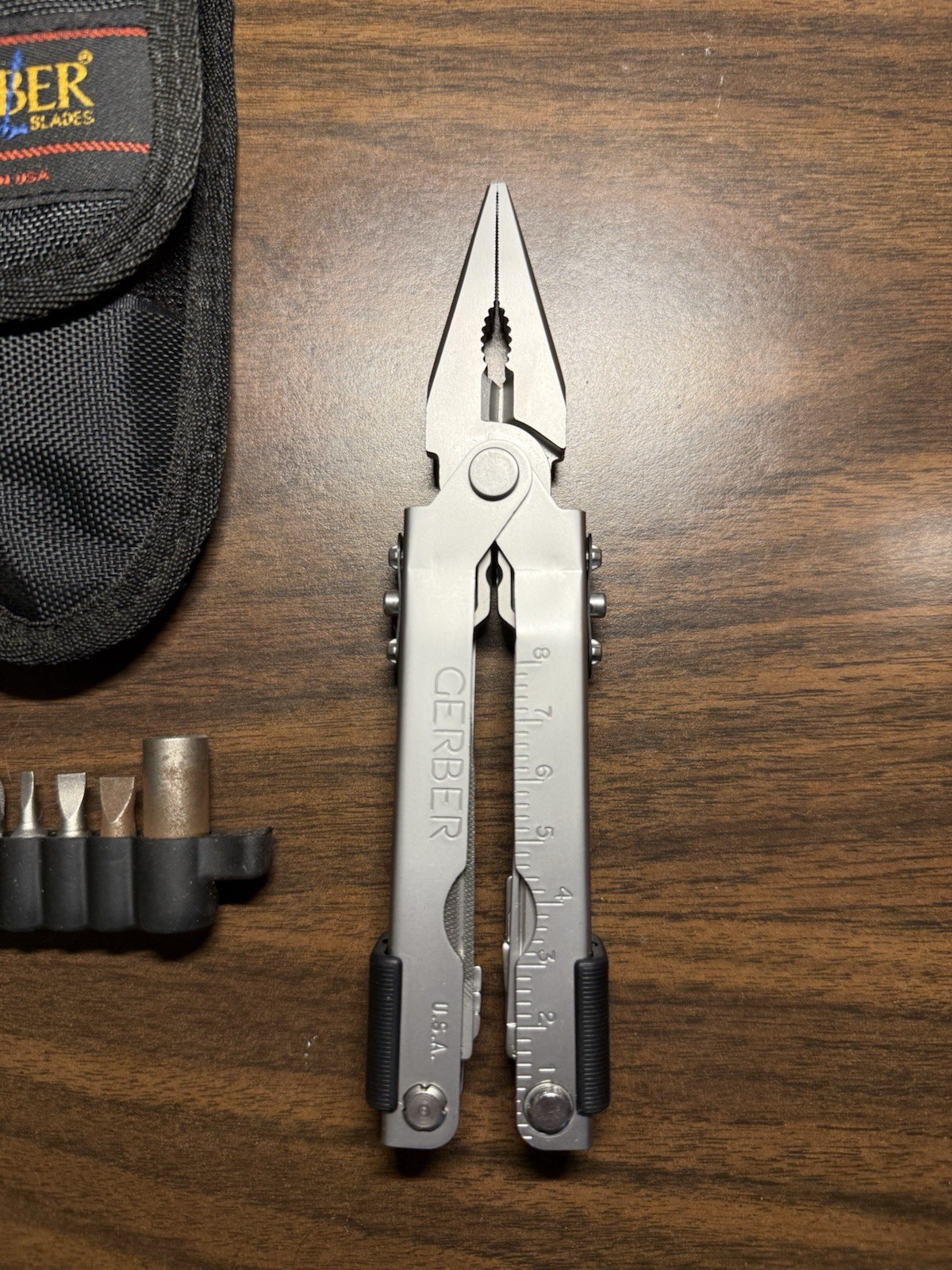 GERBER LEGENDARY BLADES USA MULTITOOL MP600 W/ SHEATH AND BITS