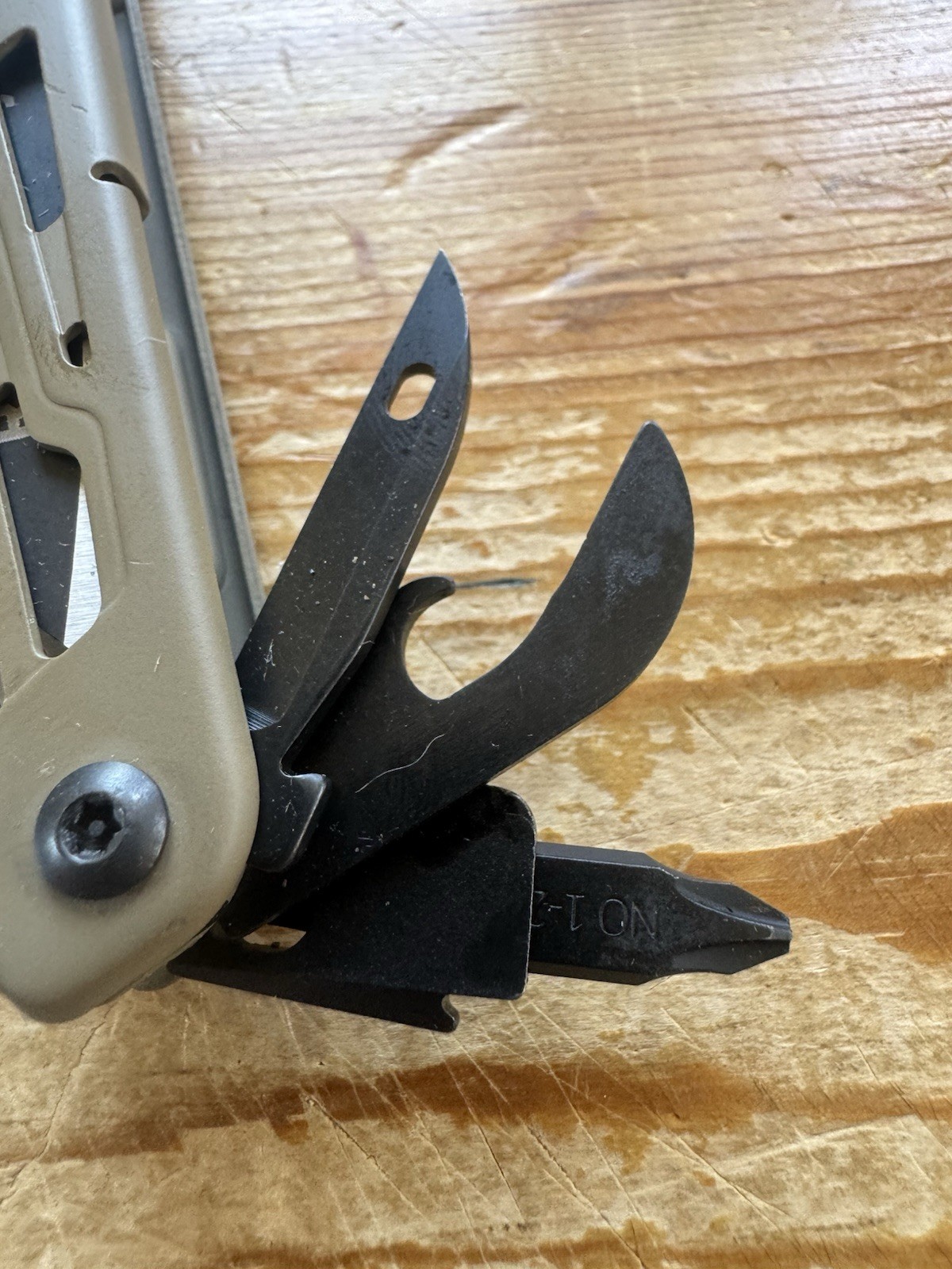 Leatherman Signal Multitool Coyote Tan Black Oxide Survival Knife – Engraved