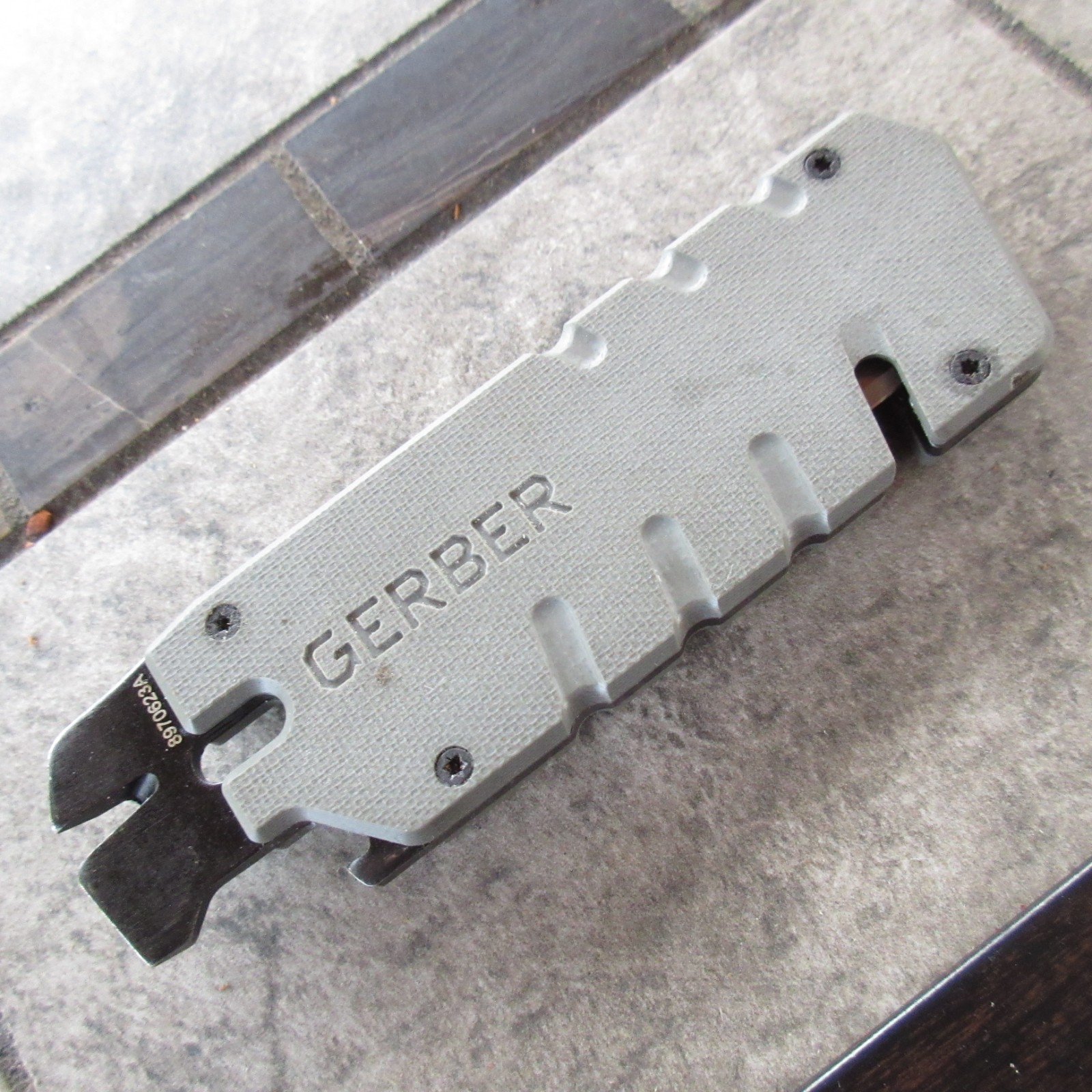 Gerber Prybrid Multi-tool 8970623A Box Cutter Pry Bar Nail Puller