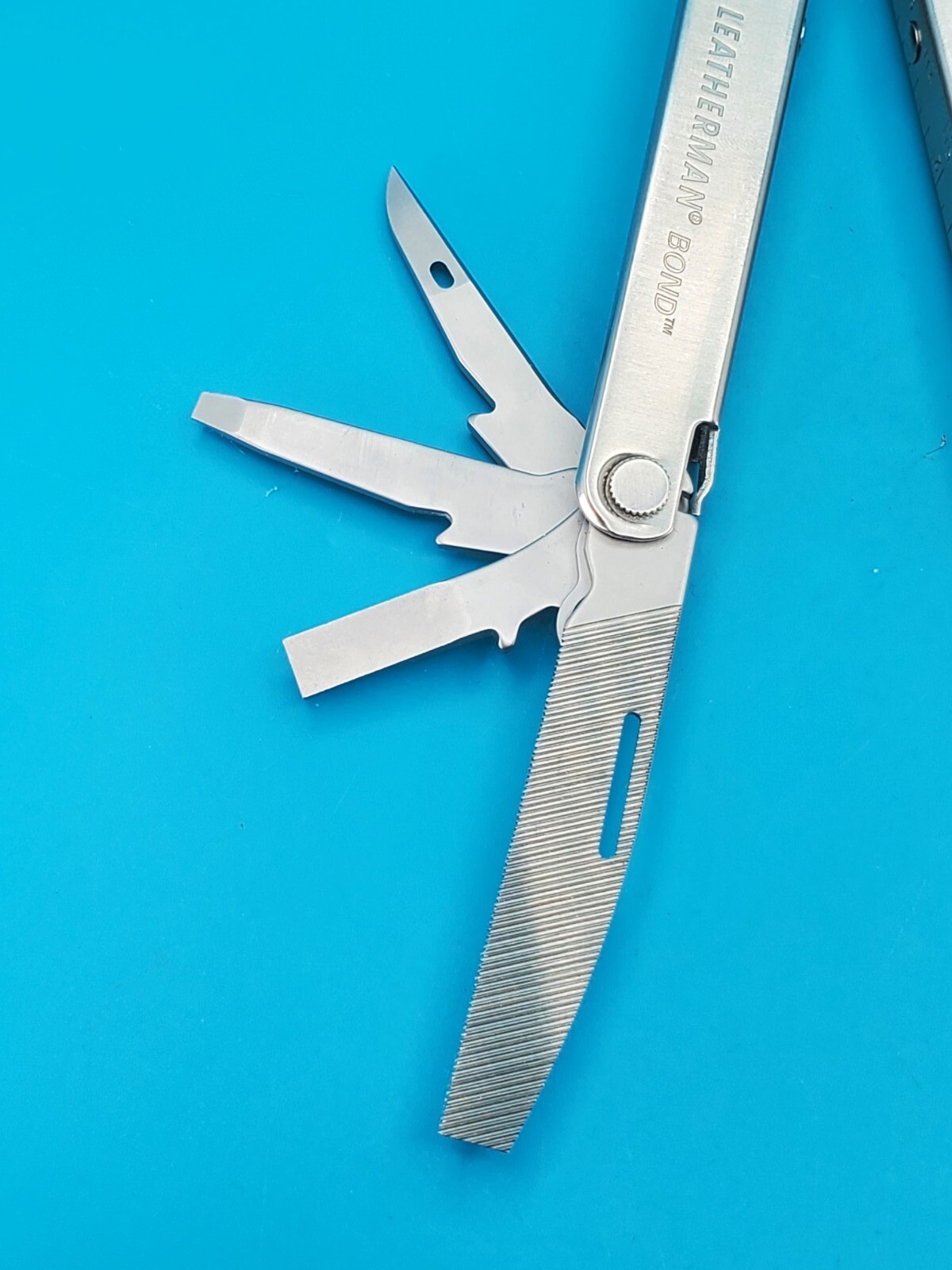 LEATHERMAN Bond Multitool, Stainless Steel Everyday Tool! *FIRMAN*