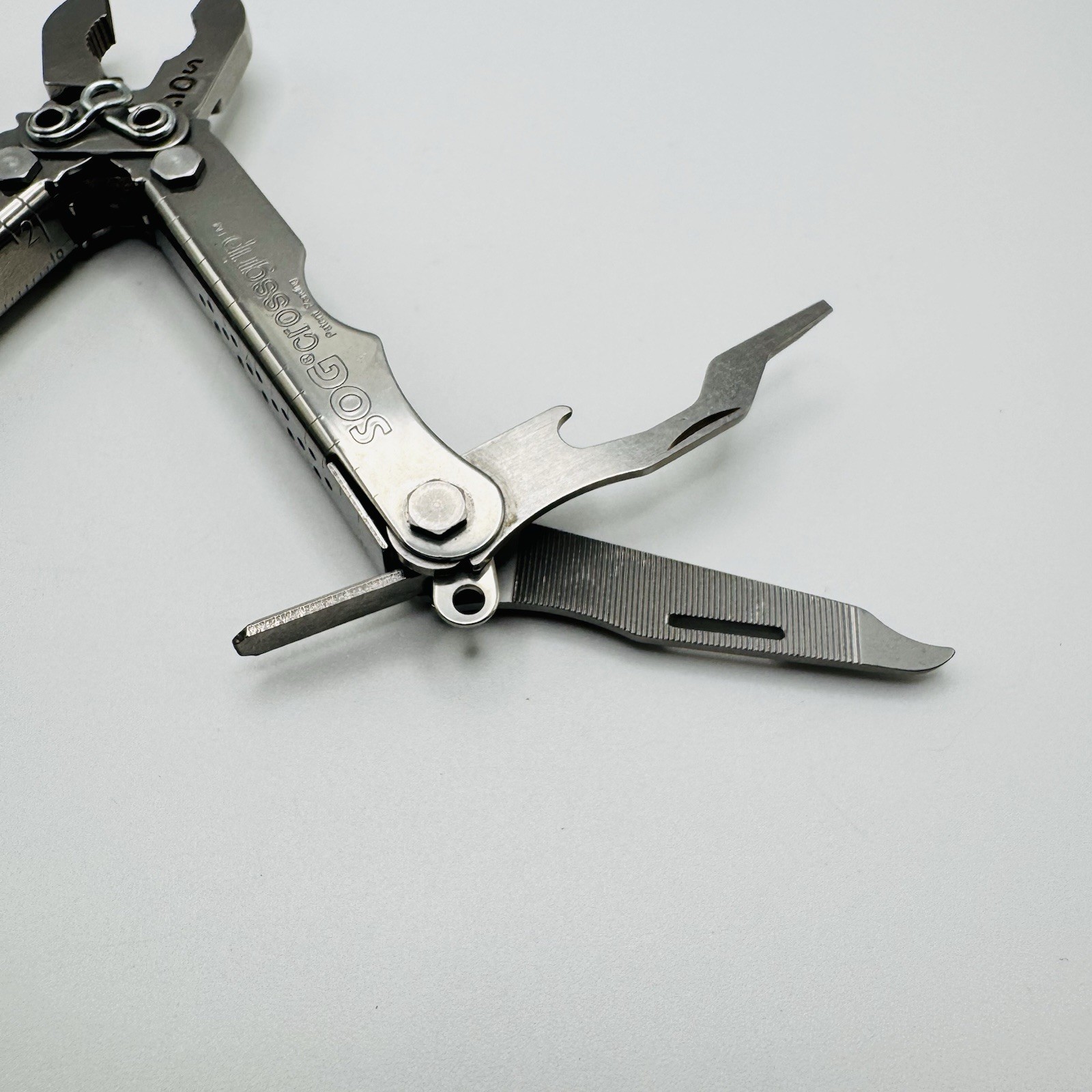 NOS SOG Crossgrip CG55-Compact-Multi-Tool-Discontinued-Pliers-Knife-File-Ruler