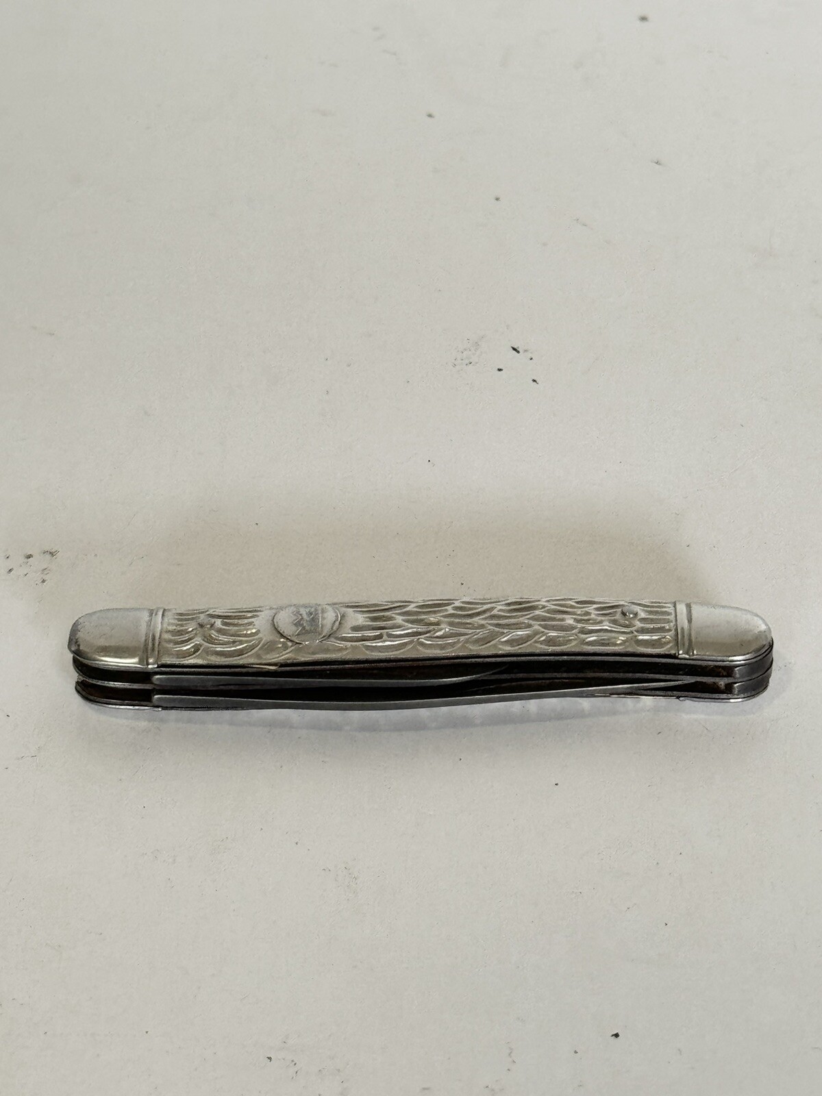 Vintage Imperial 2 Blade Pocket Knife Shield Logo Hunting Fishing Camping