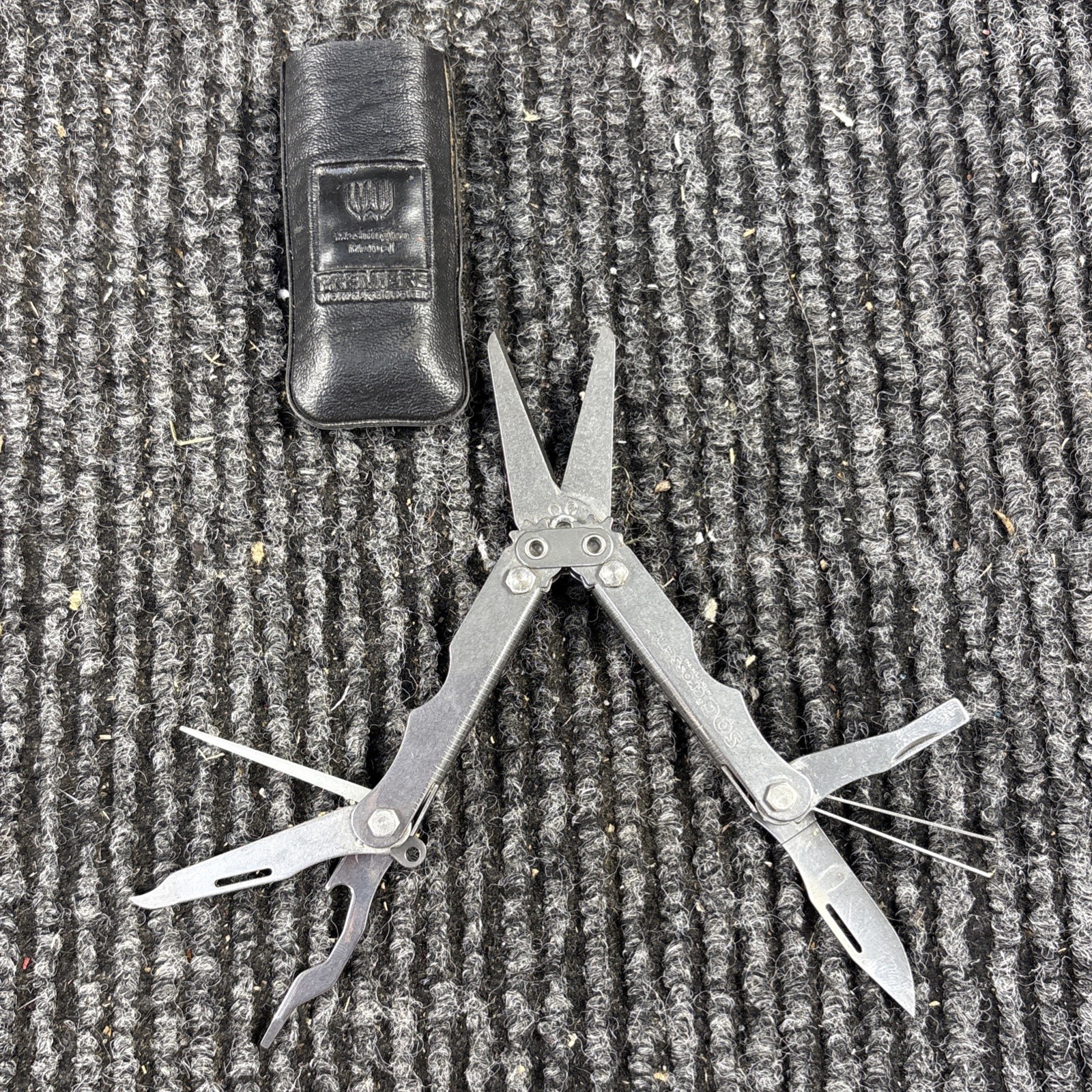 SOG Crosscut Multitool Knife! WITH SHEATH! (403)
