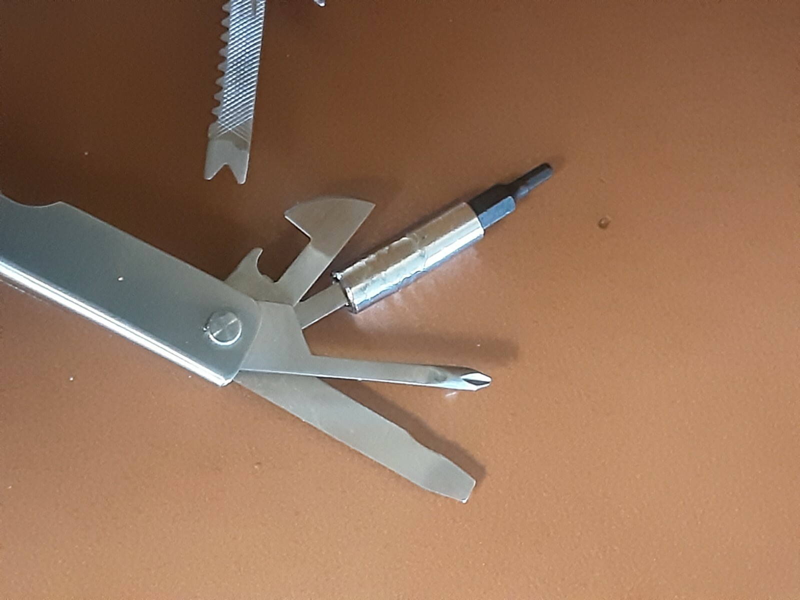 2CR – Folding Pliers / Knife / Screwdriver Bits – Multi Tool – Stainless