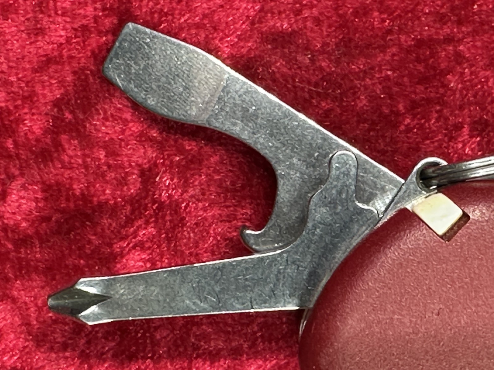 Victorinox Atlas Red Large Swiss Army Knife 111mm 11 Tool 4 Layer (671)