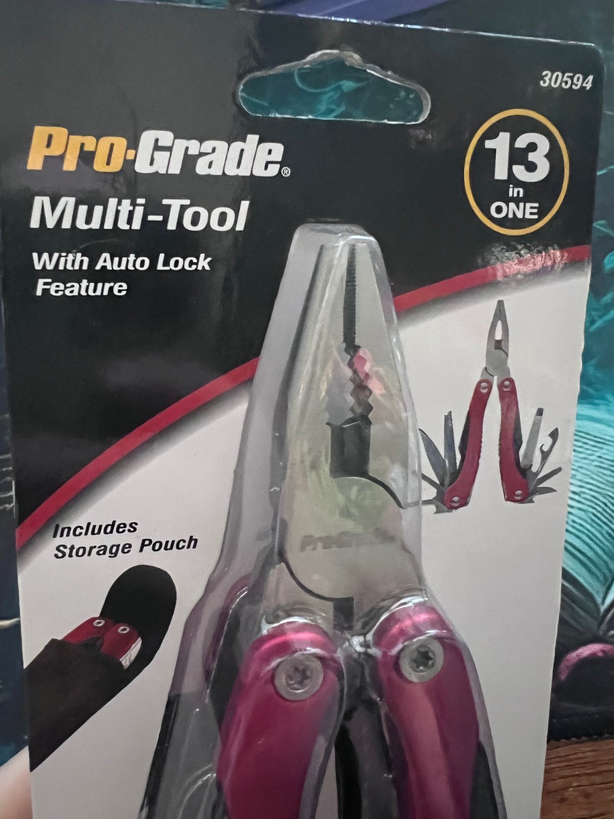 Pro-Grade_Multi-Tool_with Auto Lock Feature_13 in One_Includes Storage Pouch_NEW