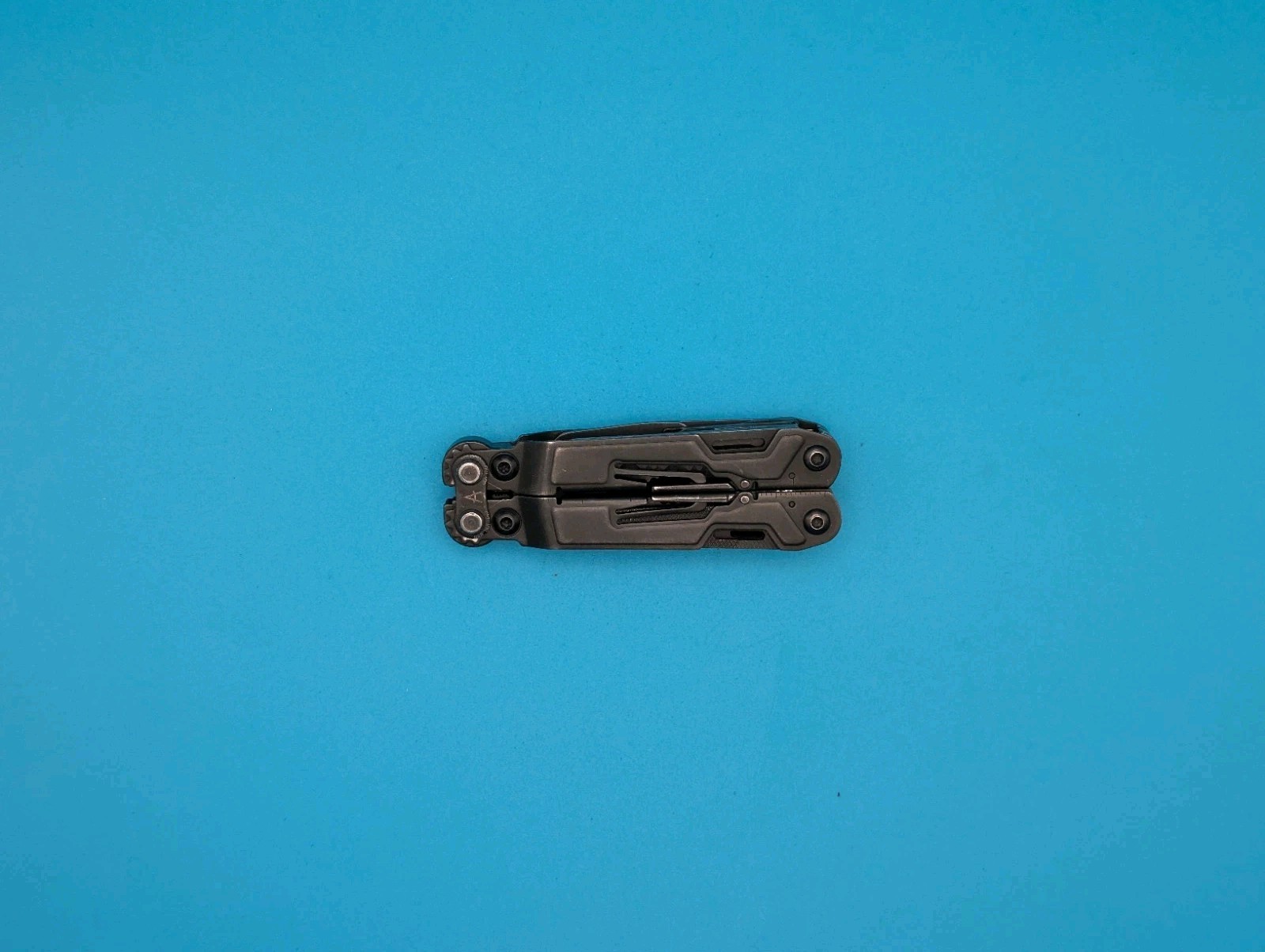 SOG PowerPint Tool Compact Lightweight Black Multi-Tool!