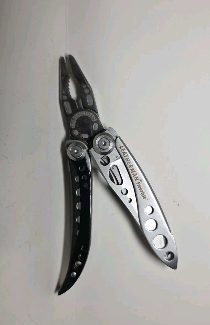 Leatherman Freestyle Multi Tool ☆Pre- Owned ☆