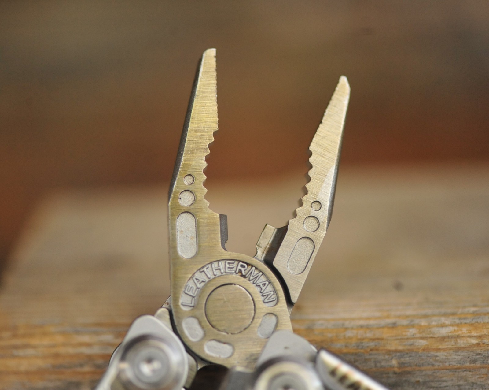 Leatherman Skeletool Multi-Tool, Combo Blade, Bit Driver, Stainless, USA