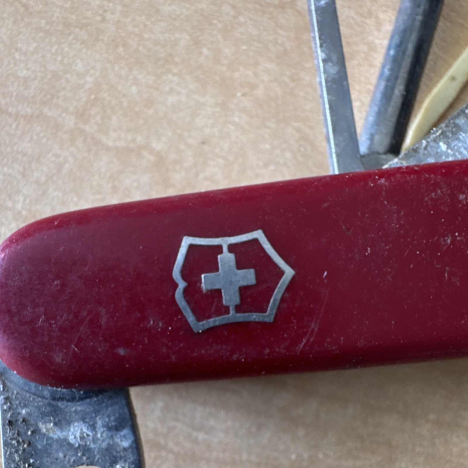 Victorinox Swiss Army 9-Tool Multi-Tool Knife 2.5in Blade Red Scissors File