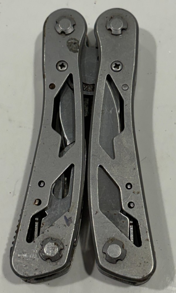 Stanley 12 in 1 Multi Tool Pliers Knife Stainless Folding Exc. Condition