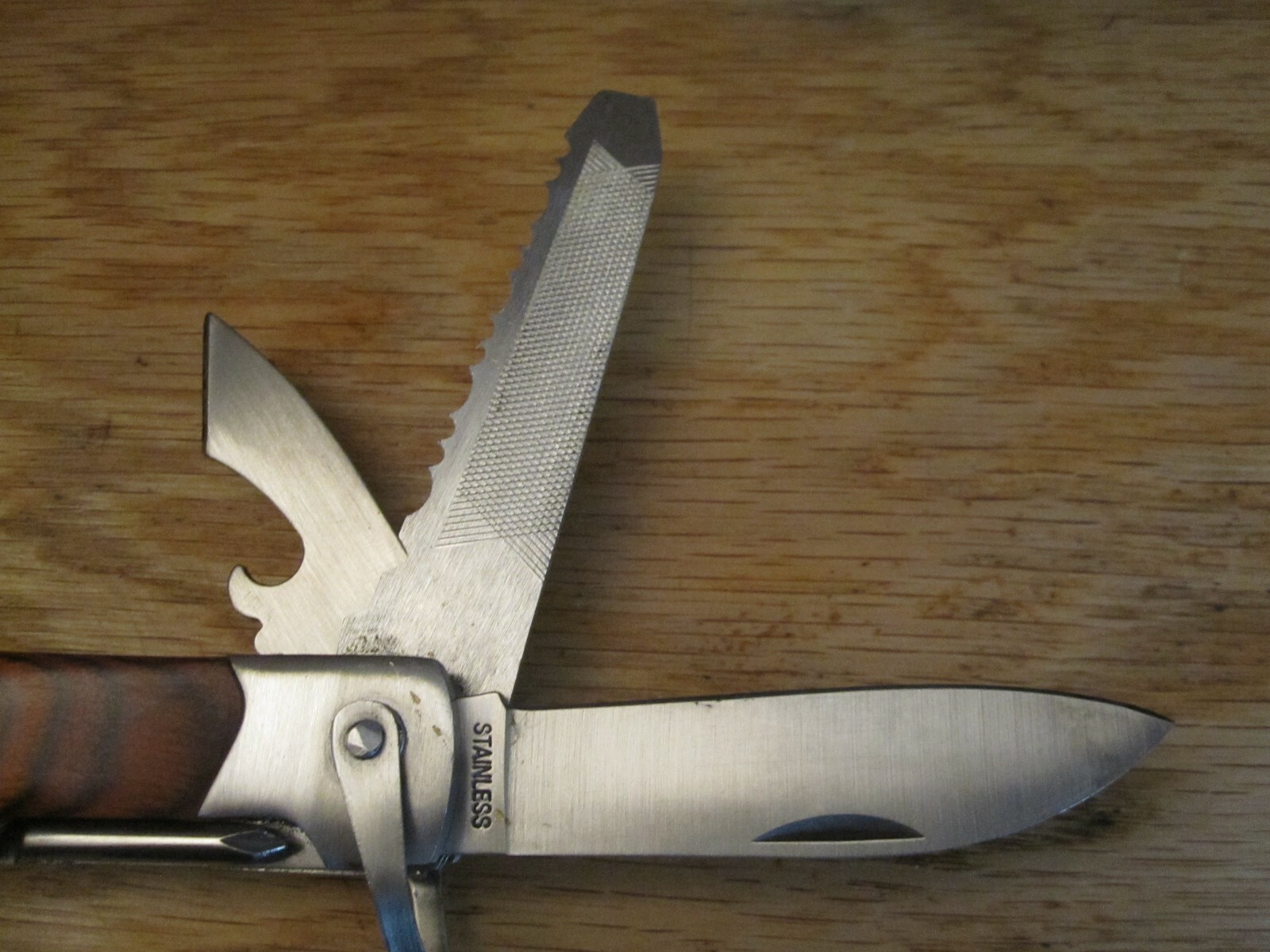 Sheffield THE HAMMER 14-in-1 Multitool Knife Pliers Screwdriver Wire Cutter Claw
