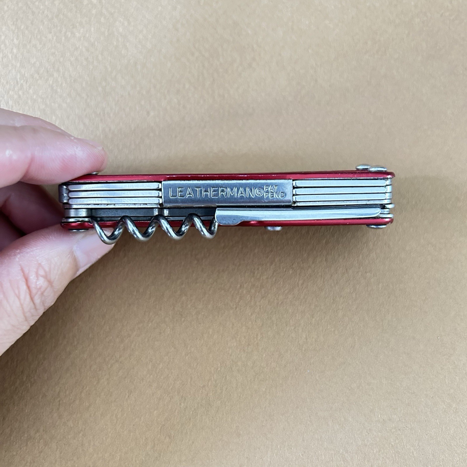 Leatherman Juice C2 Red Multi Tool Pocket Knife Corkscrew Compact EDC Retired