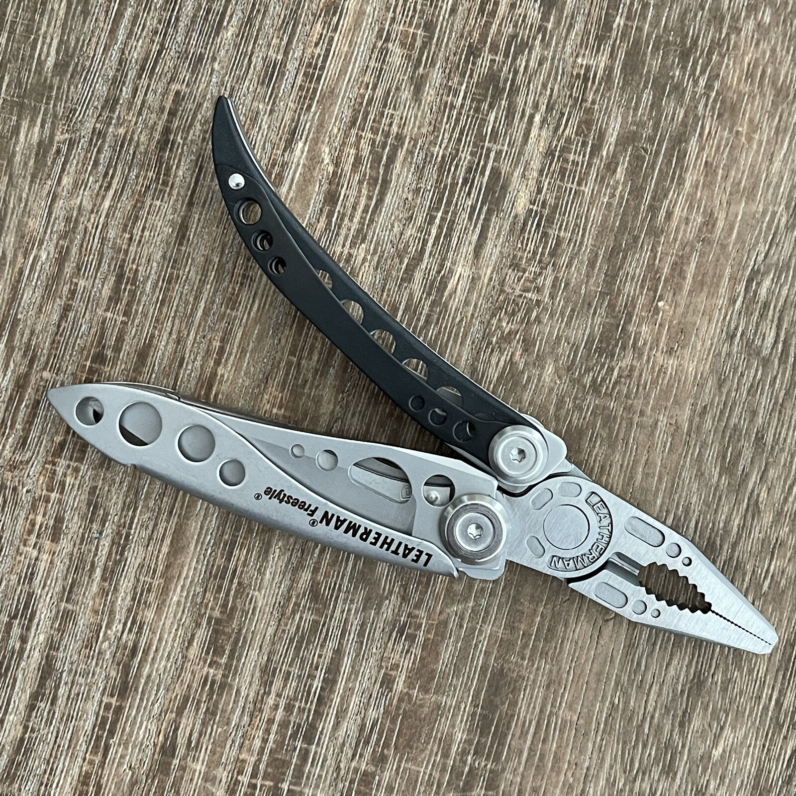 Leatherman Freestyle multitool with classic vintage design box. Discontinued