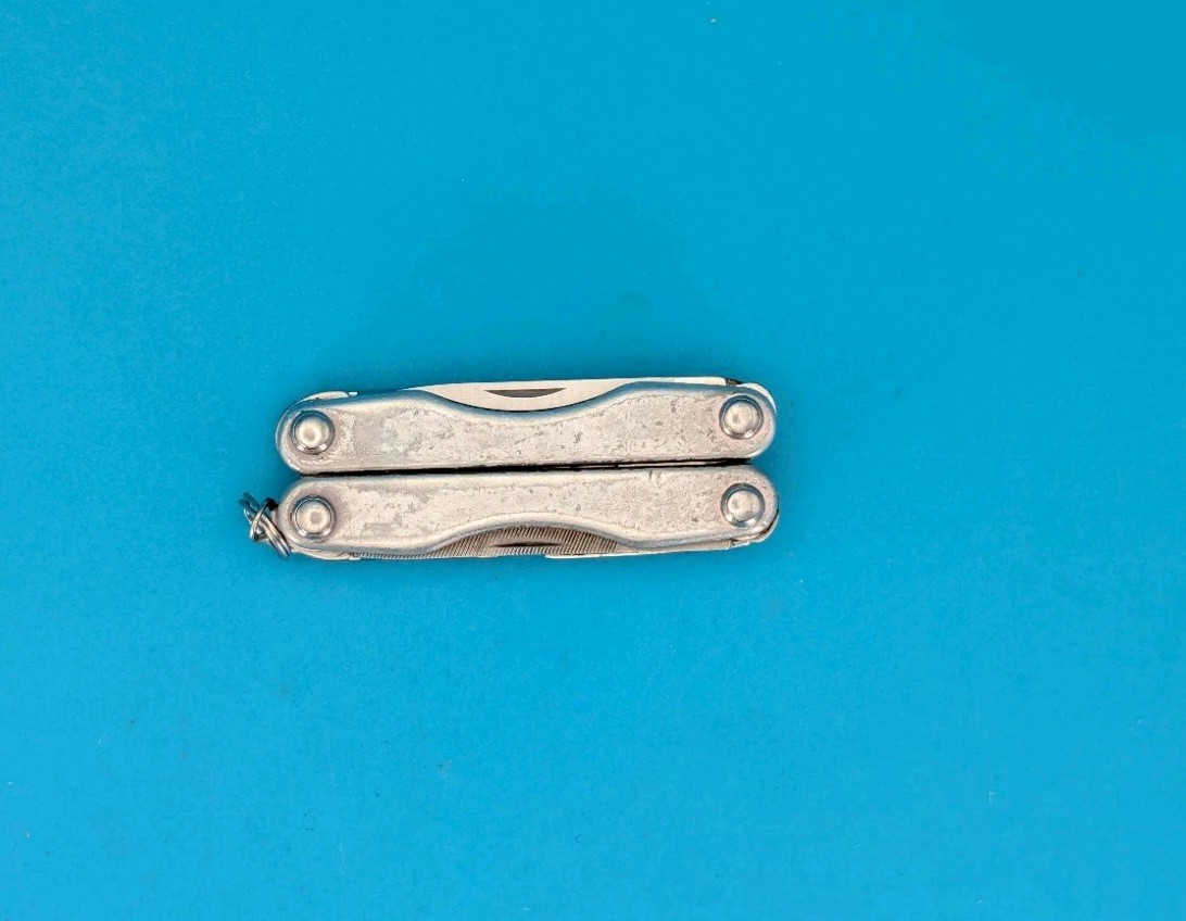 Leatherman Squirt P4 Multi-Tool, Key Ring, Retired, GRAY!