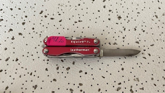 Leatherman Squirt P4 Red Aluminum Multi tool Knife File Bottle Opener- – – – –