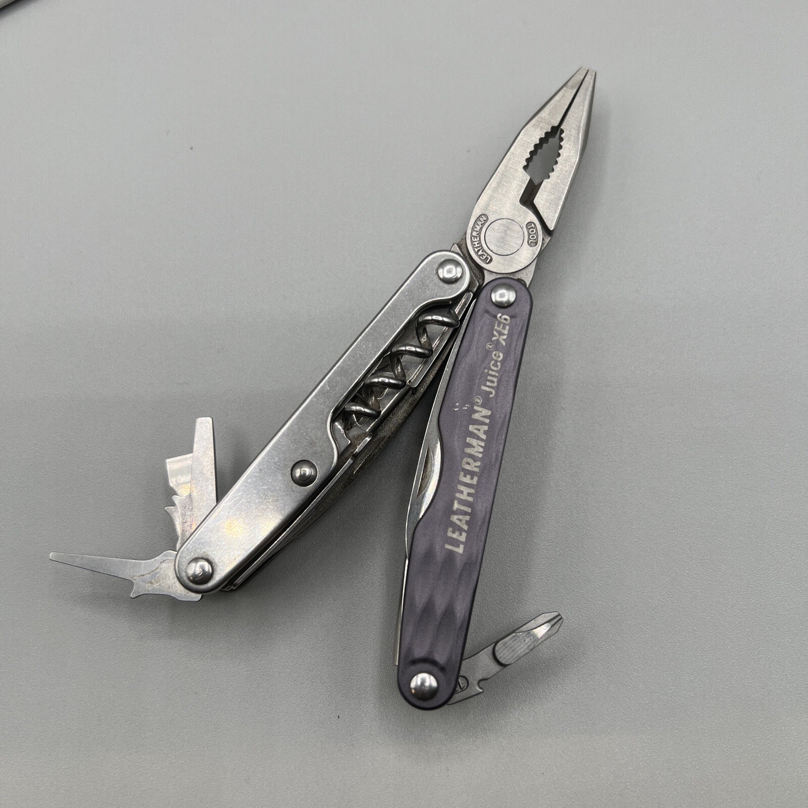 Leatherman Juice XE6 Multi-Tool – Gray (831929) Discontinued